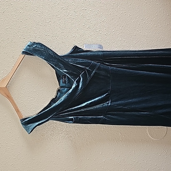 Lane Bryant Green Velvet Midi length Dress - Picture 3 of 8